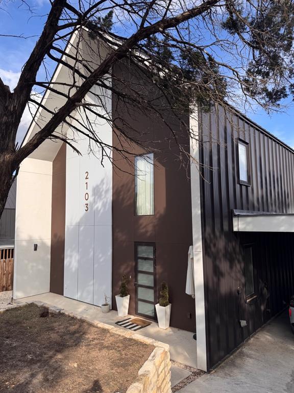 Building Photo - 2103 Crazyhorse Pass