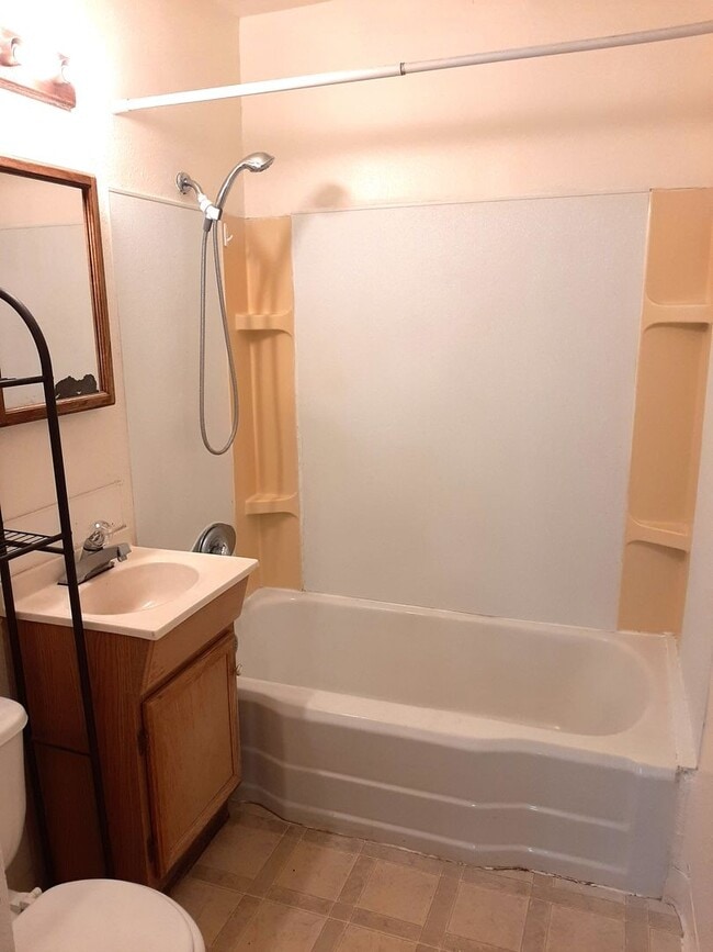 Building Photo - 1007 23rd Street Rd