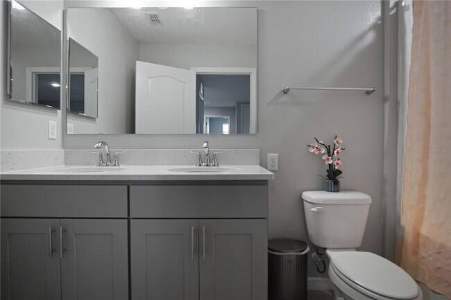 Building Photo - 1171 Oak Bluff Dr