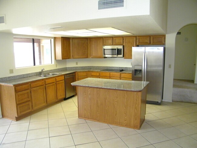 Building Photo - 10533 E Bella Vista Dr