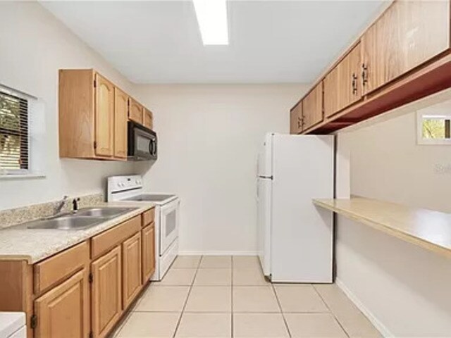 Building Photo - 636 Seminole Ave