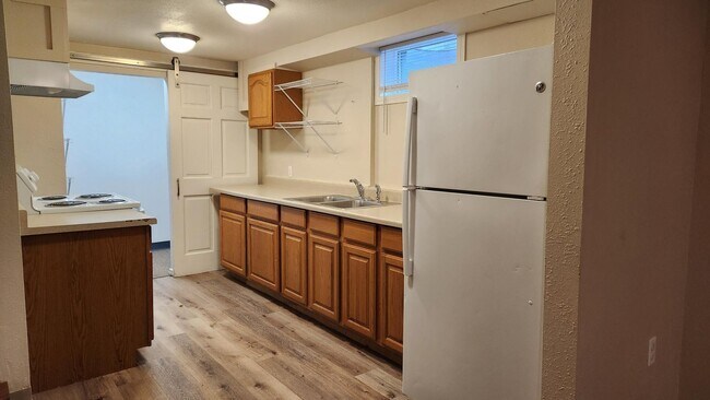 Building Photo - 416 Evans Ave