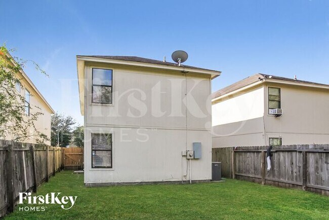 Building Photo - 3007 La Estancia Ln