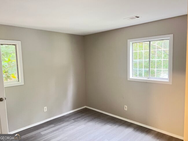 Building Photo - 1259 Pineglen Dr