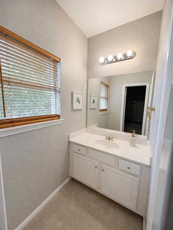 Building Photo - 2536 Crenshaw Dr