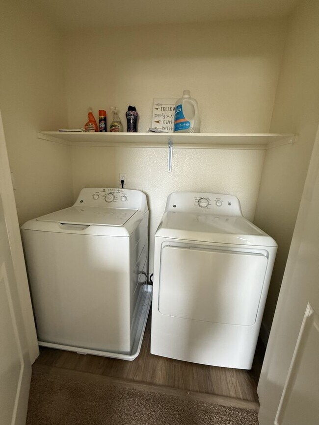 Building Photo - Beautifully appointed nearly new home