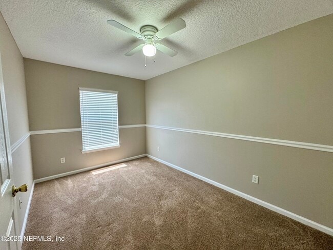 Building Photo - 450 Sherwood Oaks Dr