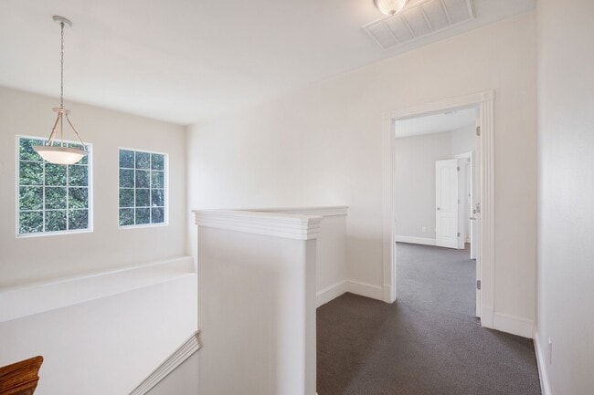 Building Photo - "Where Comfort Meets Convenience"