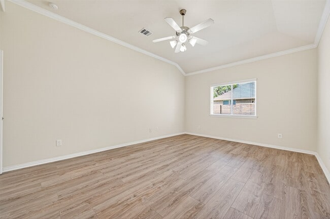 Building Photo - 24634 Lakecrest Creek Dr