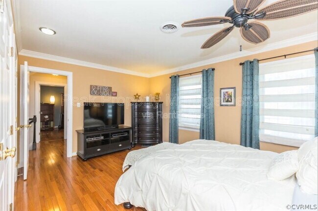 Building Photo - 12005 Sunrise Rd