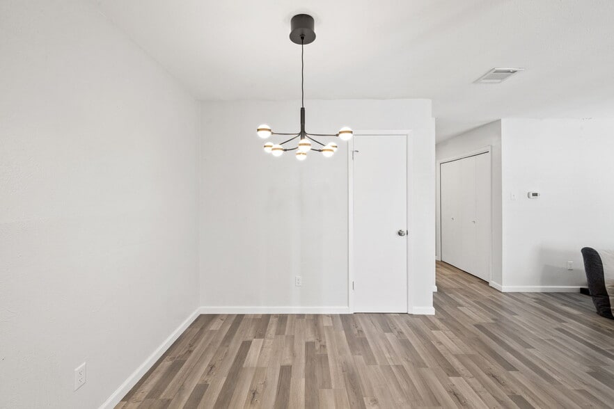 Building Photo - 1805 Mearns Meadow Blvd