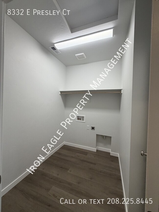 Building Photo - 8332 E Presley Ct