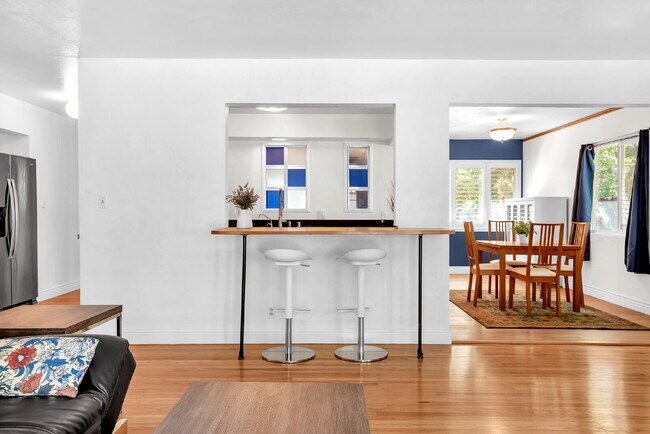 Building Photo - Discover the heart of central Davis living