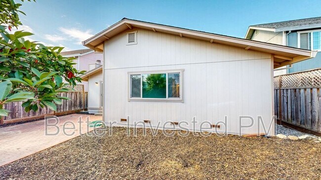 Building Photo - 1417 Gregory Ct