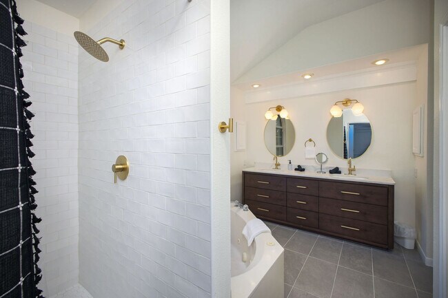 Building Photo - 6605 Countess Adria St