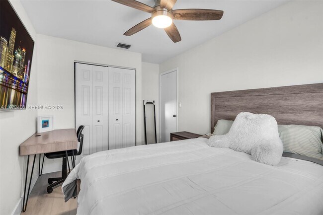 Building Photo - 1305 NW 122nd Terrace