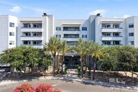 Building Photo - 945 E Playa Del Norte Dr