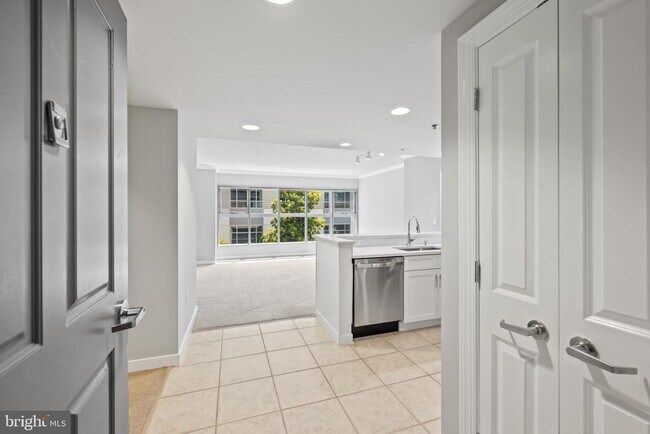 Building Photo - 777 7th St NW