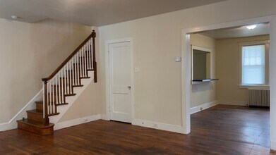 Building Photo - Beautiful 3 Bedroom 1 Bathroom in Lancaste...