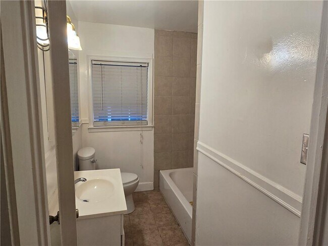Primary Photo - 108 Clifton St SE