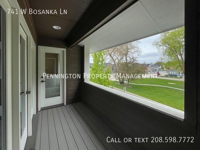 Building Photo - 741 W Bosanka Ln