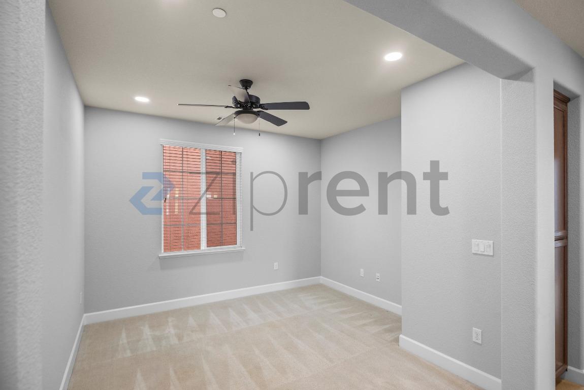 Building Photo - 328 Selby Lane