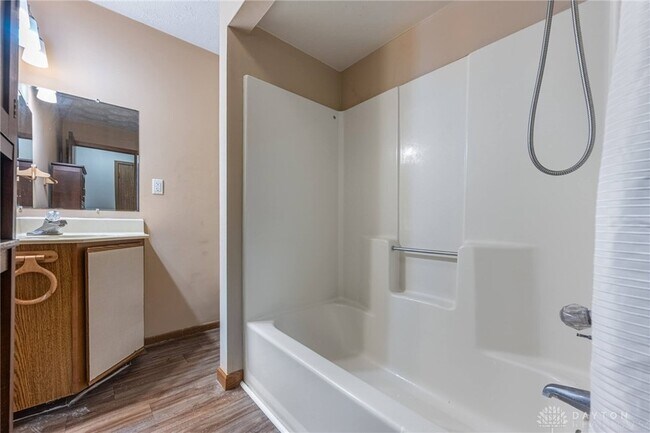 Building Photo - 160 N 4th St