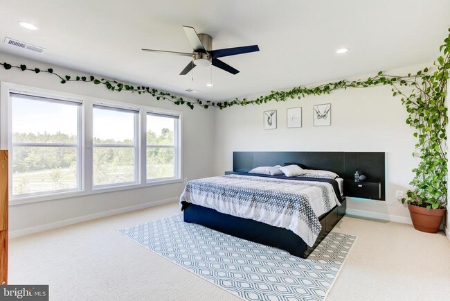 Building Photo - 41355 Tarragon Leaf Dr
