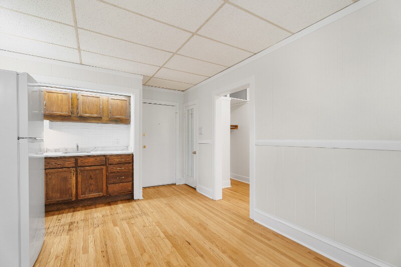 Building Photo - 1440 W Howard St