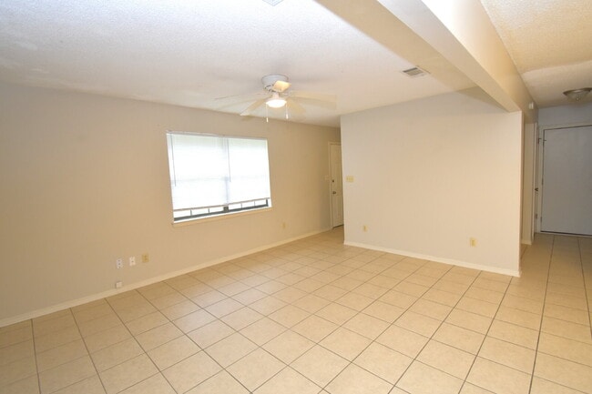 Building Photo - Charming West Pensacola Townhome – 2BR/2BA...