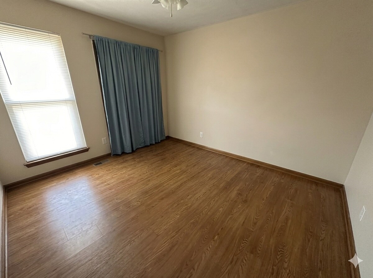 Building Photo - 1531 Whitehall Blvd