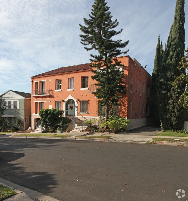 1961 Palmerston Pl 1961 Palmerston Pl Los Angeles CA 90027