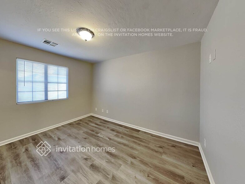 Building Photo - 11027 N 46th Ave