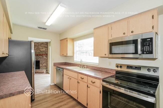 Building Photo - 7509 Willow Wisp Dr E
