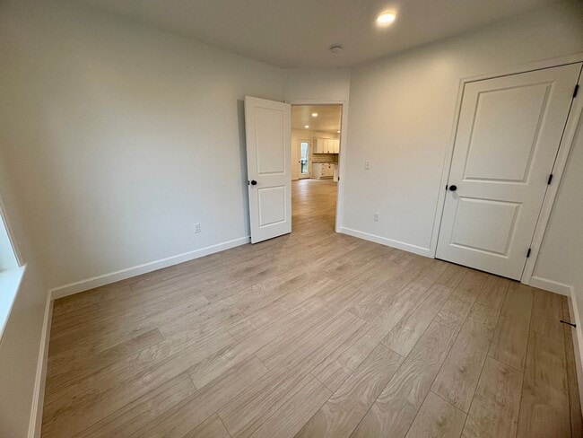 Building Photo - Newly Built 3 Bedroom 1.5 Bathroom Available in Spring Grove!