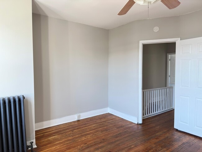 Building Photo - 1422 S Patton St