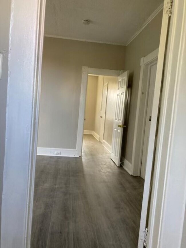 Building Photo - 3608 Howard Park Ave