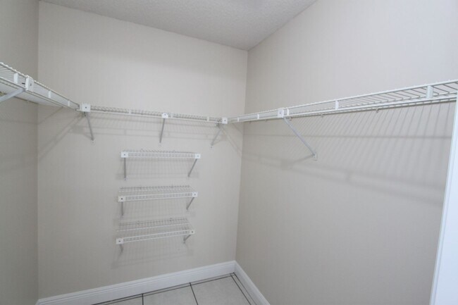 Building Photo - Charming 3 Bedroom, 2 Bathroom Home in Win...