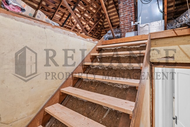 Building Photo - 3321 E Victor St