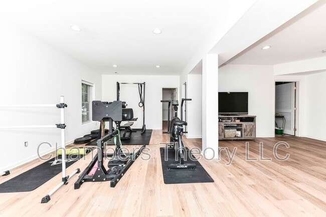 Building Photo - 46342 Summerhill Pl