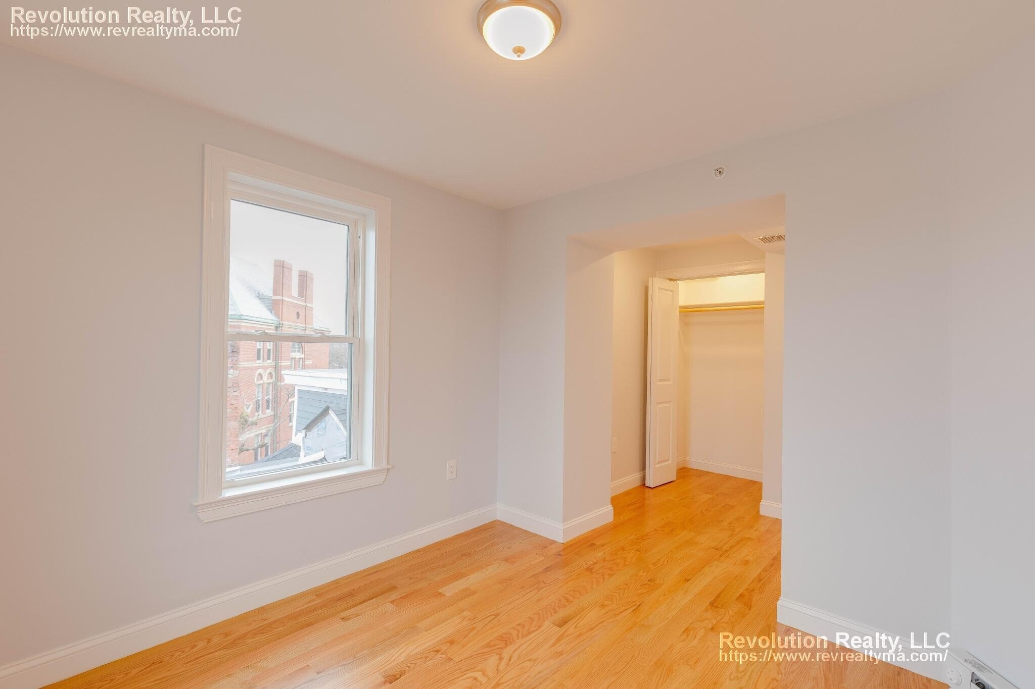 Building Photo - 15 Kenilworth St