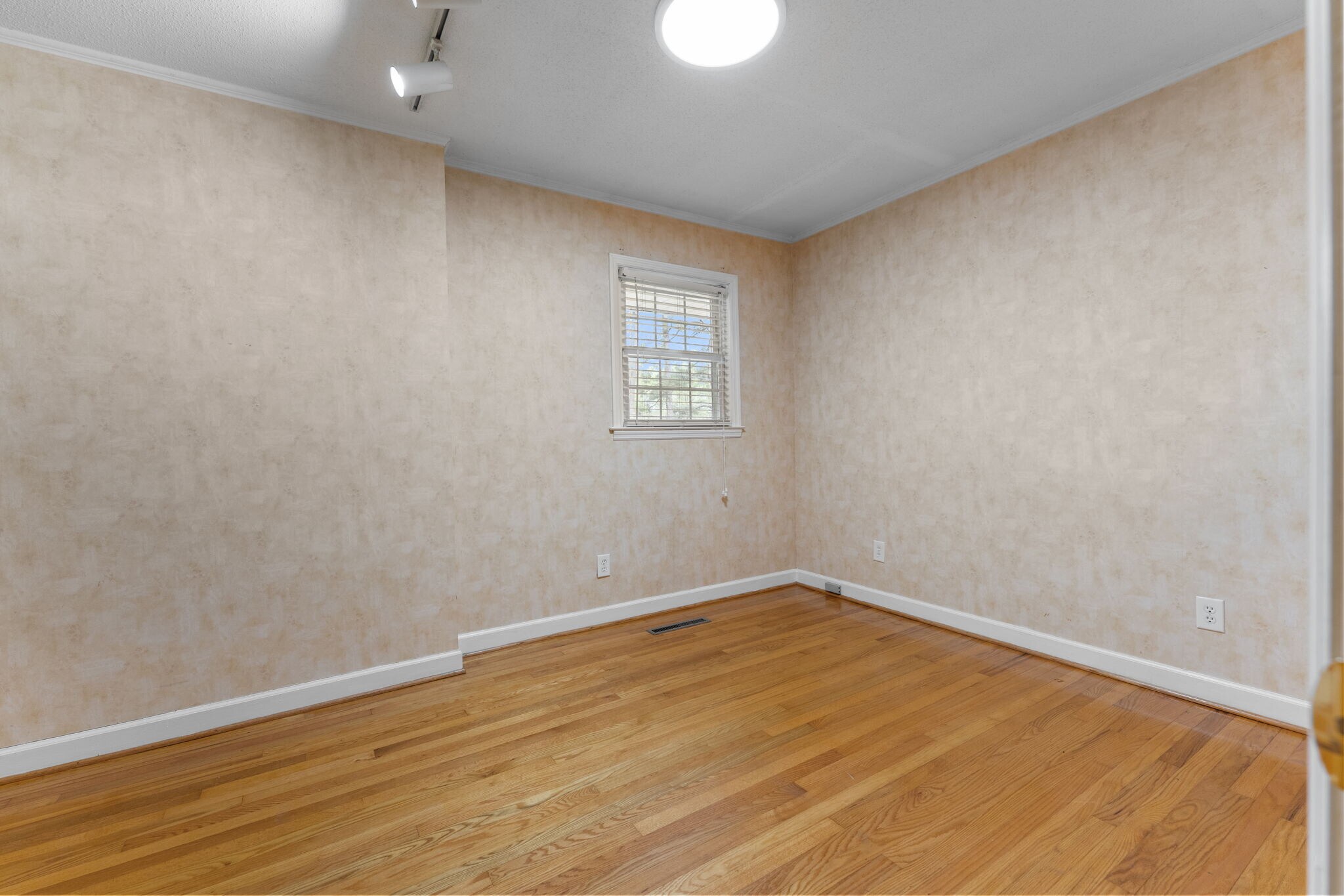 Building Photo - 1055 Inverness Rd