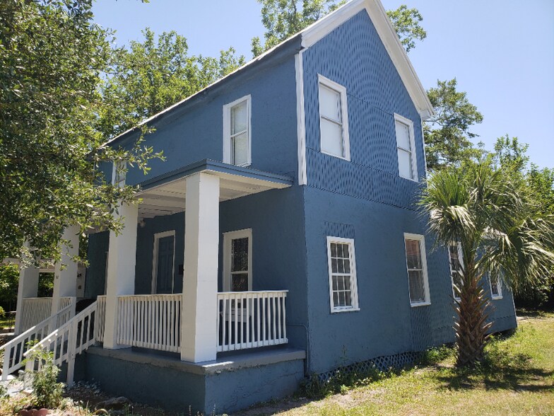 Primary Photo - 1038 Oakley St