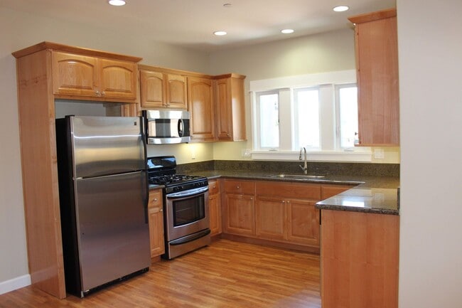 Building Photo - 229 N Chorro St