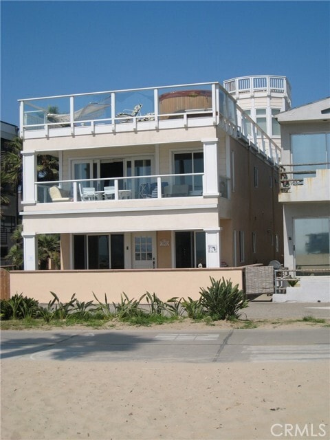 Building Photo - 3003 Ocean Front Walk
