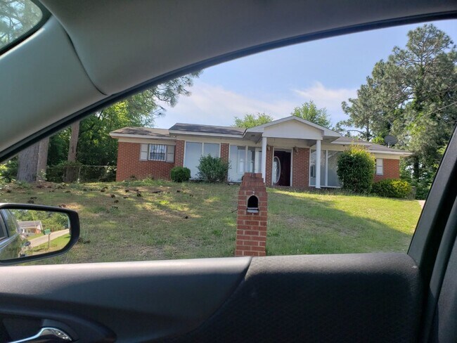 Building Photo - Nice 4 BD/ 1.5 BA Home