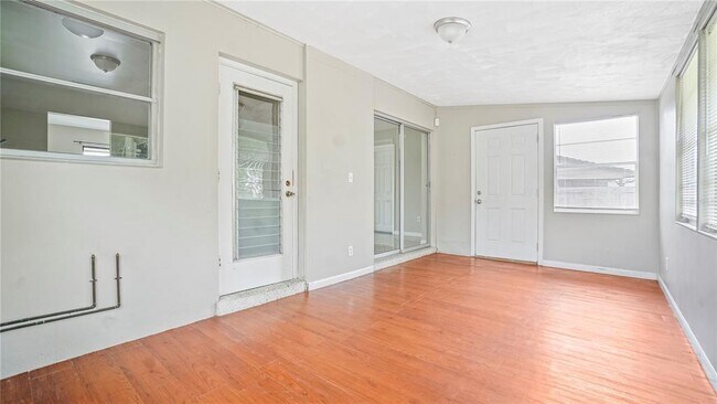 Building Photo - 1367 Gainesville Dr