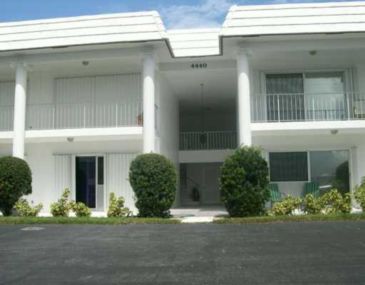 Building Photo - 4440 N Ocean Blvd