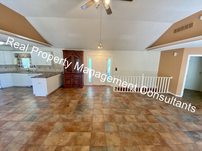Building Photo - 2 Bedroom Custom Home in Liberty
