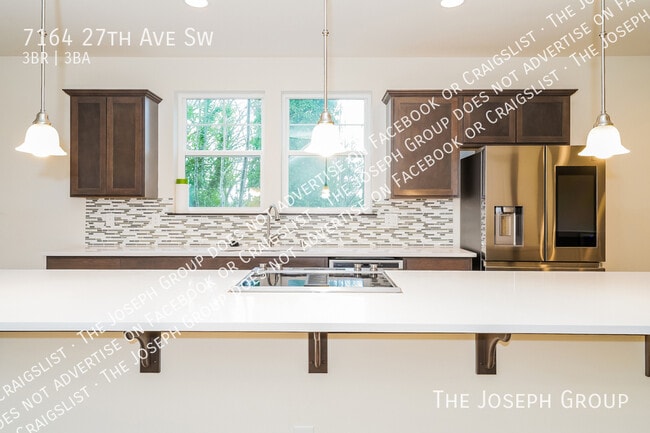 Building Photo - 7164 27th Ave SW